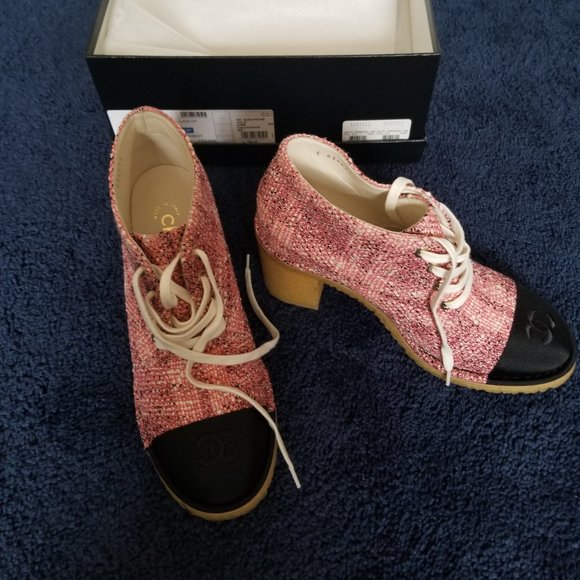 Chanel Pink Tweed Leather Combat Boots Size 38 EU New Chanel Pink Boucle Ankle Boots